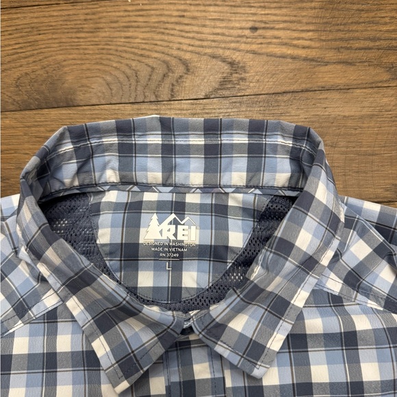 REI Men’s Button Down Shirt Size L - Picture 2 of 4